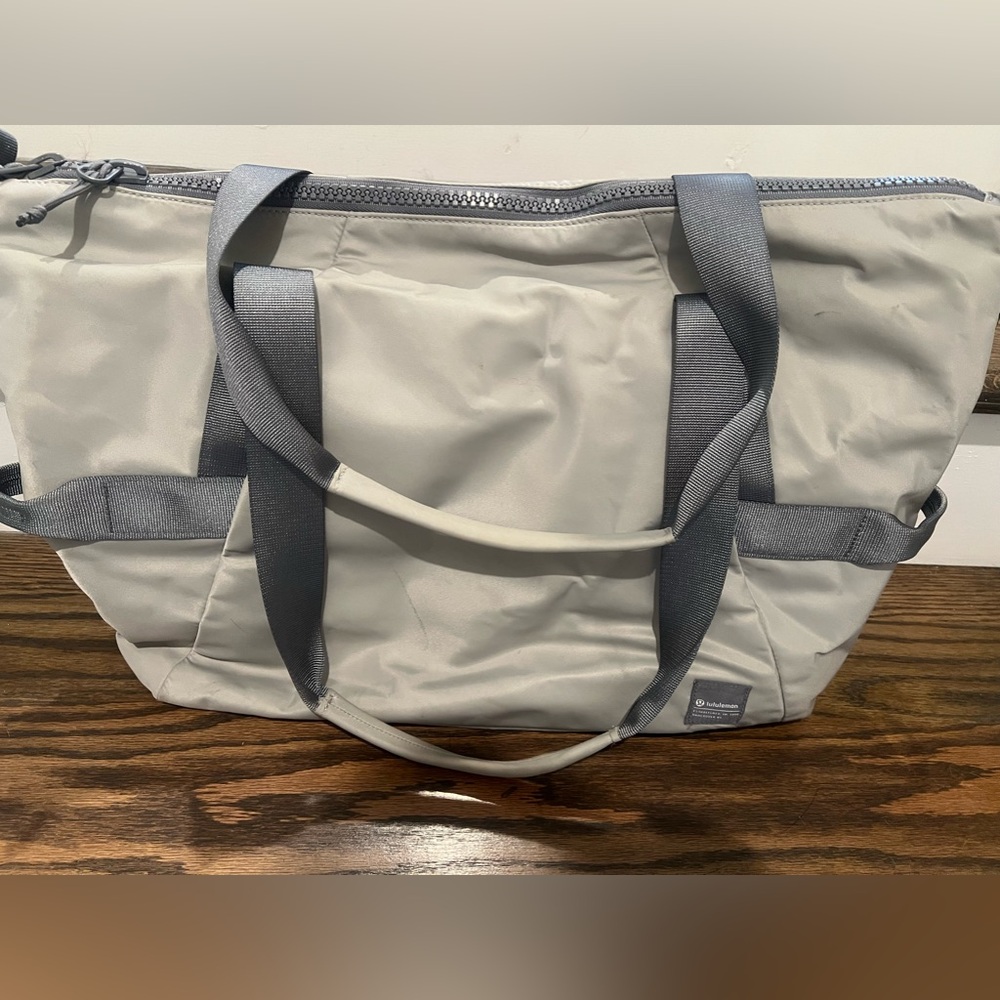 Lululemon All Day Essentials Tote Bag grey